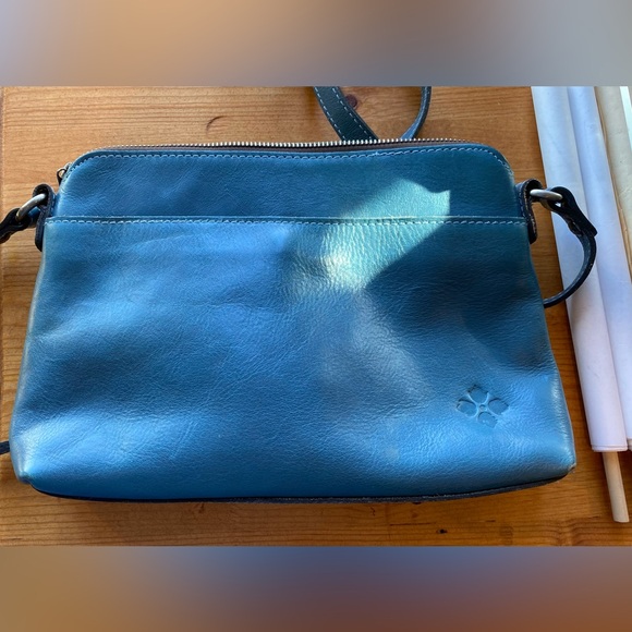 Patricia Nash Handbags - Beautiful Blue Patricia Nash Crossbody Bag. Excellent condition.